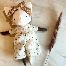 Carica l'immagine nel visualizzatore di Gallery, Gli animali di mamma Cerbiatta