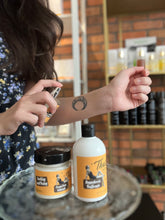 Carica l'immagine nel visualizzatore di Gallery, CREMA CORPO “THAT’S HONEY”