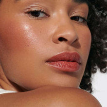 Carica l'immagine nel visualizzatore di Gallery, Lip to cheek