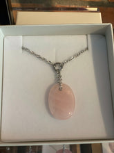 Carica l'immagine nel visualizzatore di Gallery, Mini Zodiac Quarzo Rosa