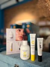 Carica l&#39;immagine nel visualizzatore di Gallery, Glow Boost 3-Step Skincare Set
